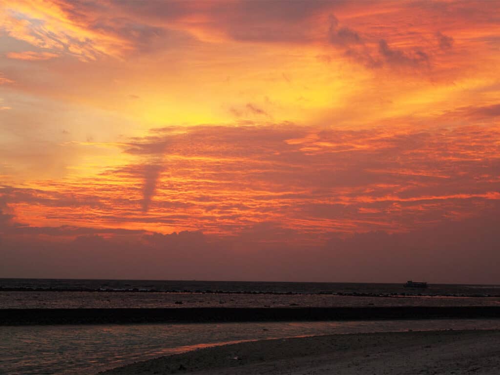 Sunset at Villingili southern beach