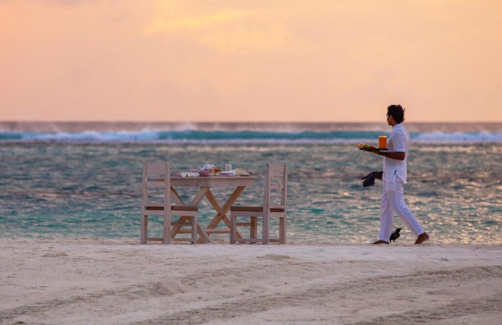 Soneva Jani - Dining in Water